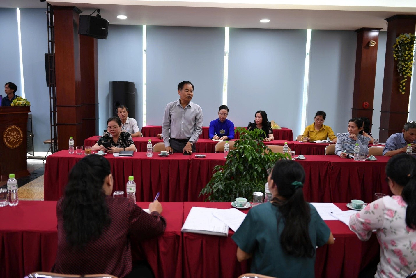 Ông Trương Kim Quân - Phó Trưởng phòng Di sản Văn hóa phát biểu tại Hội nghị về điều chỉnh khoanh vùng các khu vực bảo vệ di tích Bến Nhà Rồng.